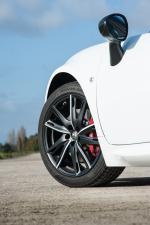 Alfa Romeo 4C 2015 года (UK)